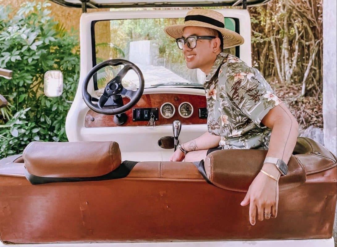 Xe điện Hòn Tằm hỗ trợ đưa đón lên khu tắm bùn